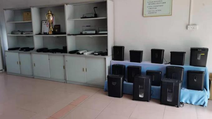 3.8m/min. Snelheid 5 vellen Strip Cut Paper Shredder Draagbare versnippermachine S606B 11